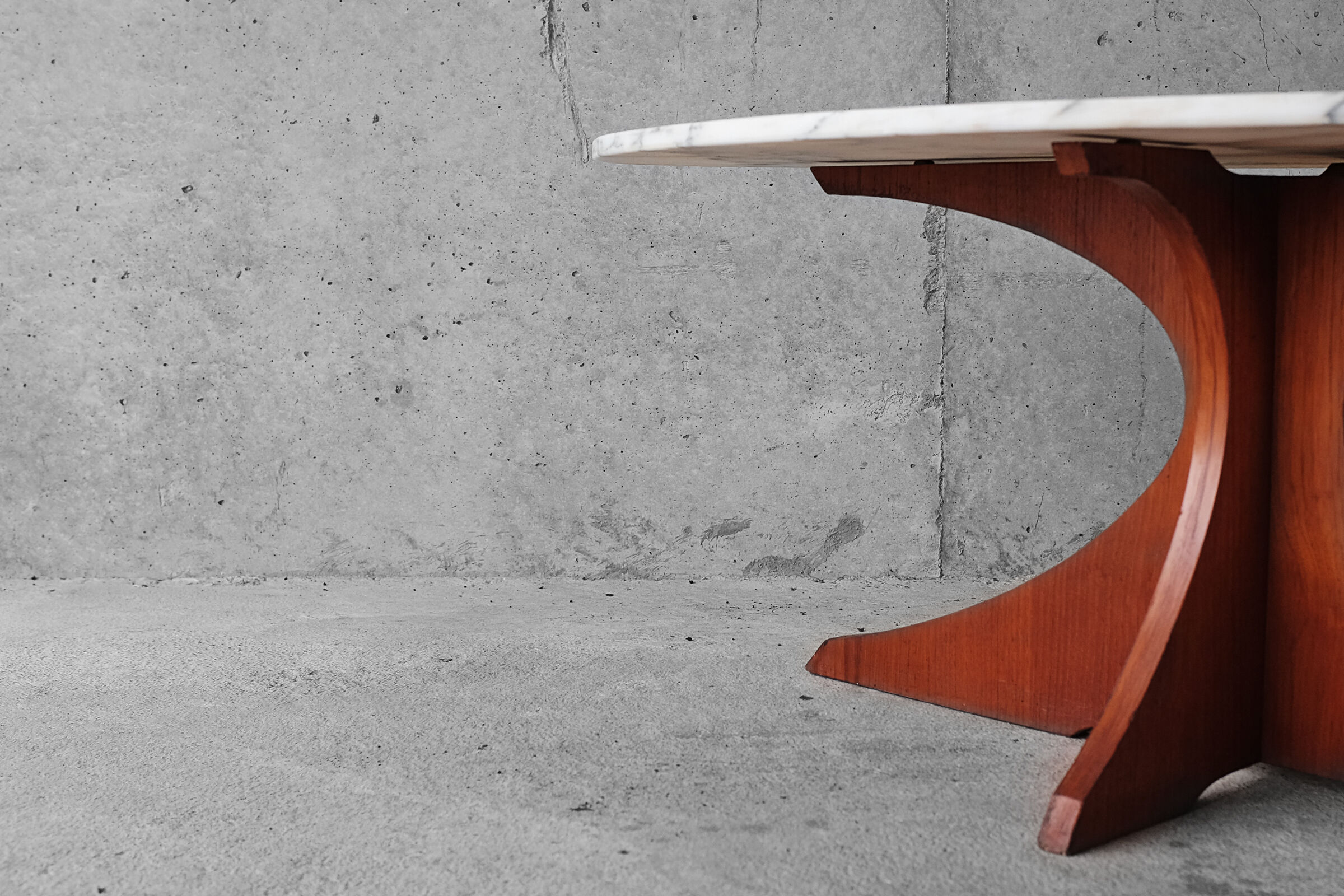 Coffee table wood & marble 60