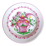 Assiette plate à décor St-Clément corbeille fleurie et oiseau
