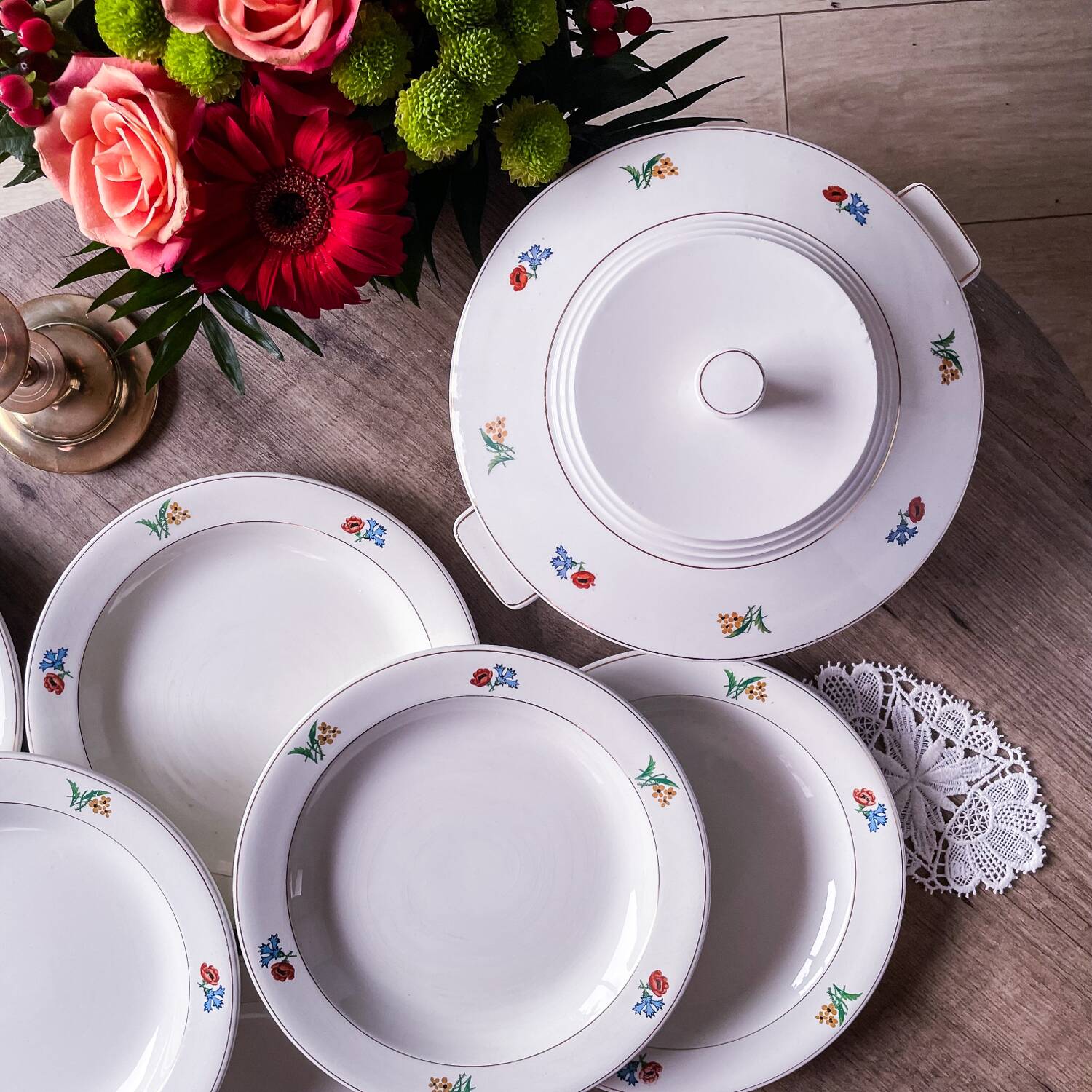Gien flower service: 6 plates + 1 tureen