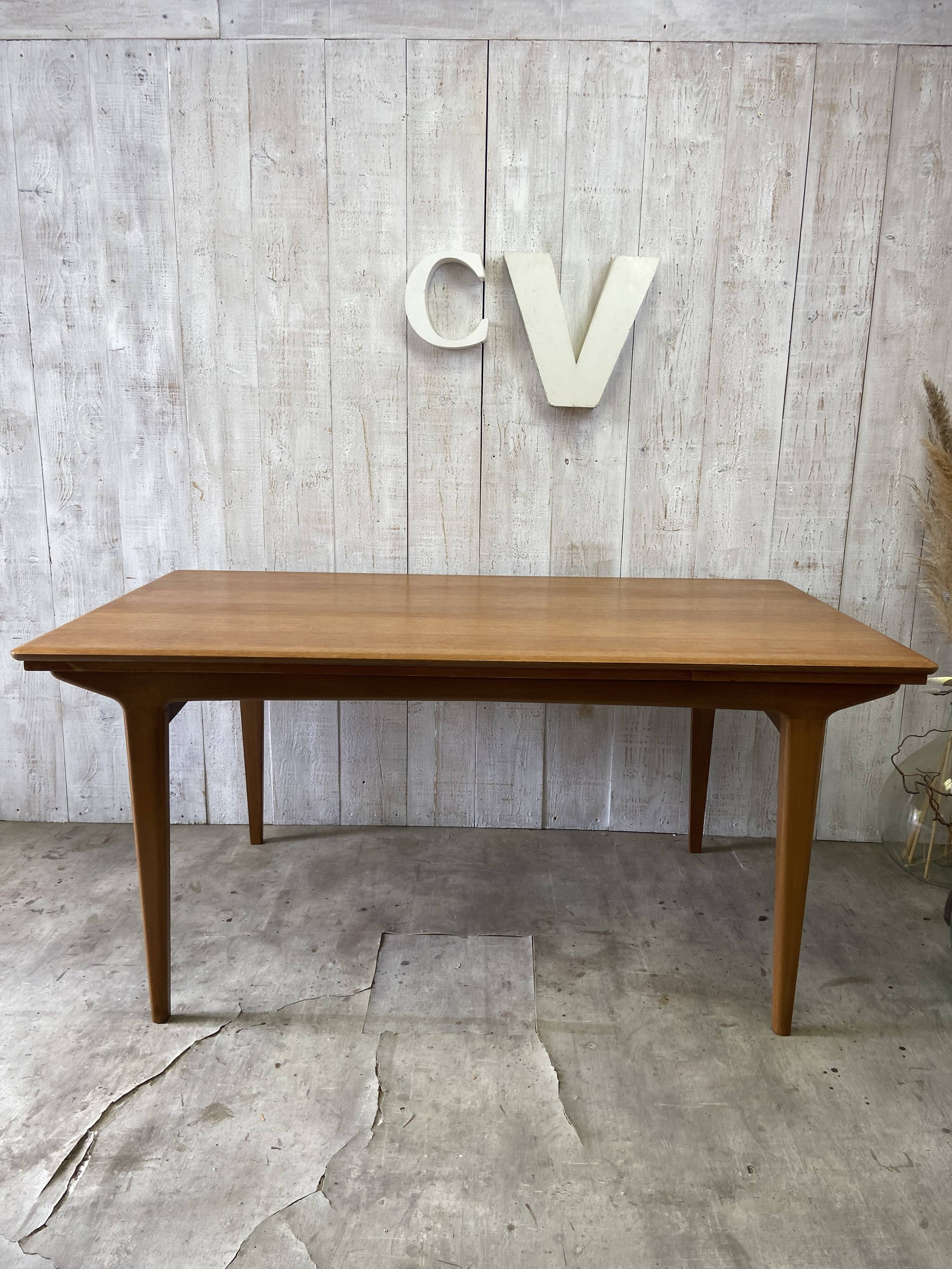 Scandinavian table