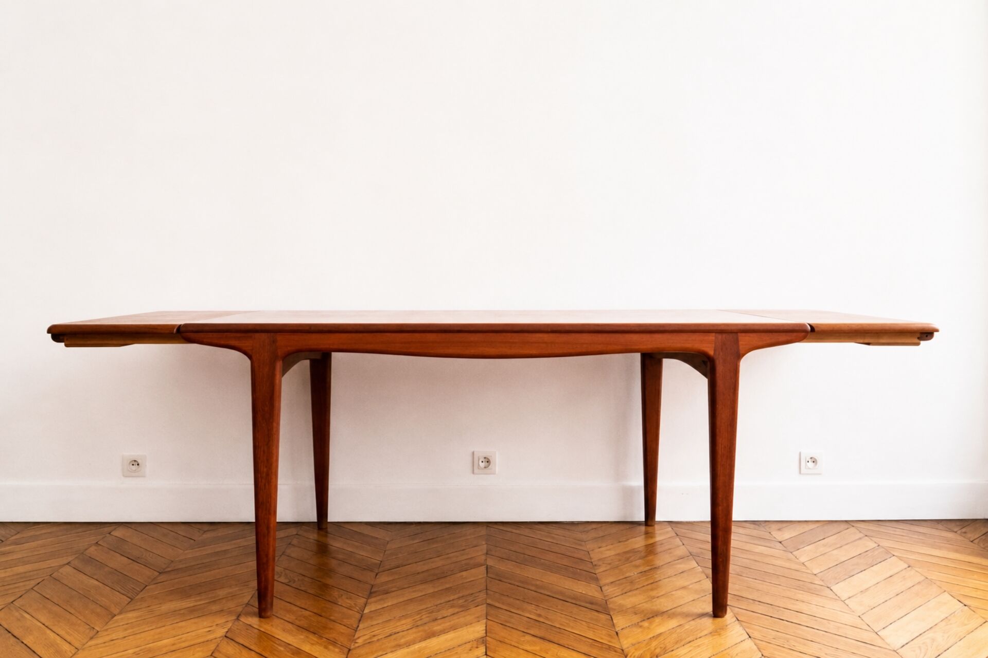 Rare - Grande table de salle à manger scandinave en teck par Johannes