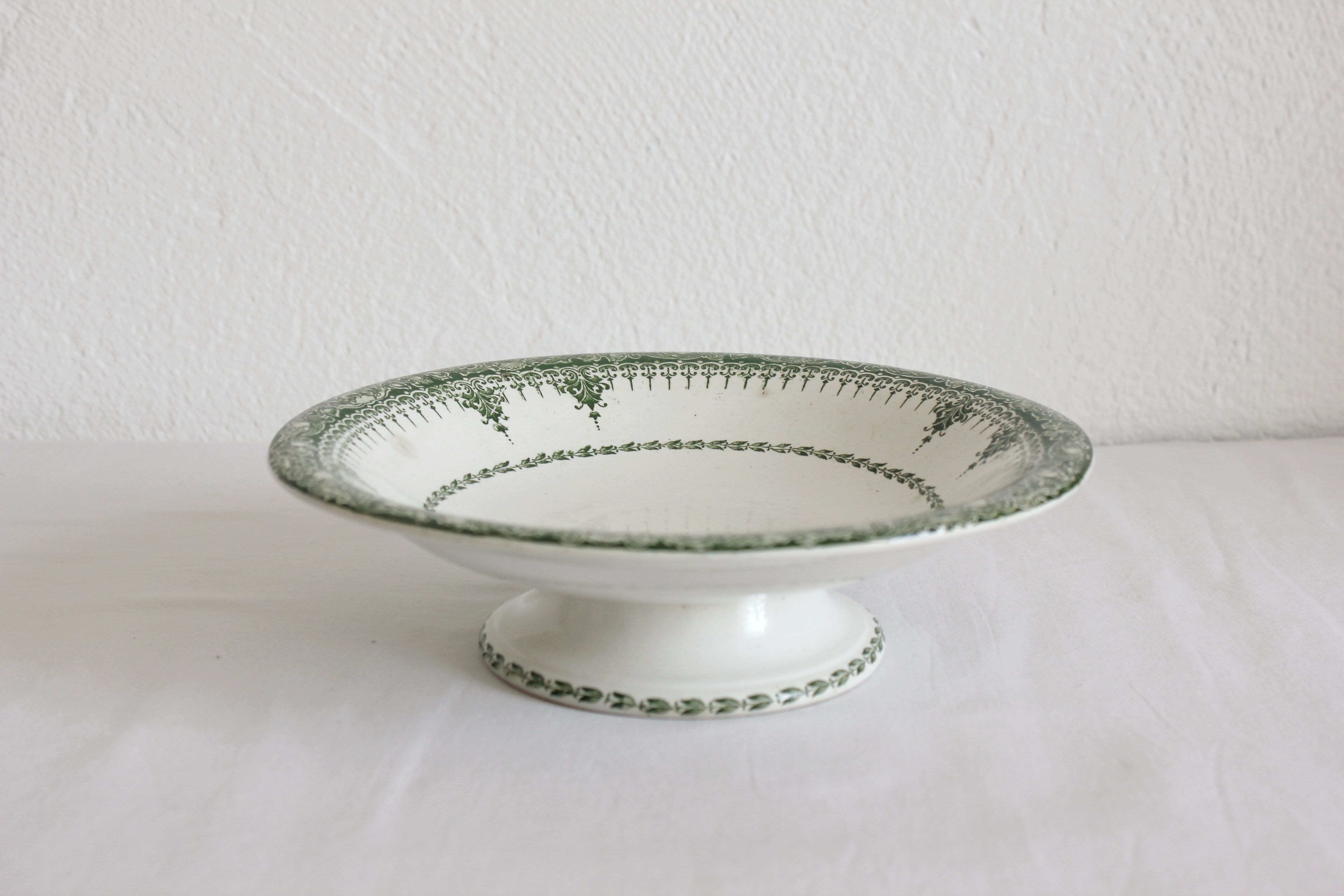 Ironstone compote dish "Ariane", Onnaing pottery, late 19th century
