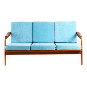 Canapé en velours bleu - places