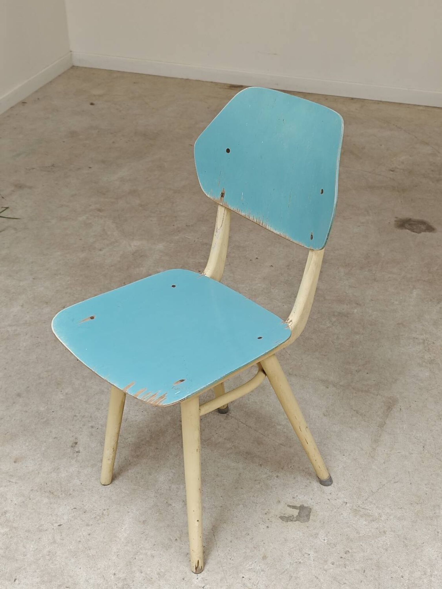 Set of 2 Czechoslovak chairs TON Bystrice Thonet White and Blue