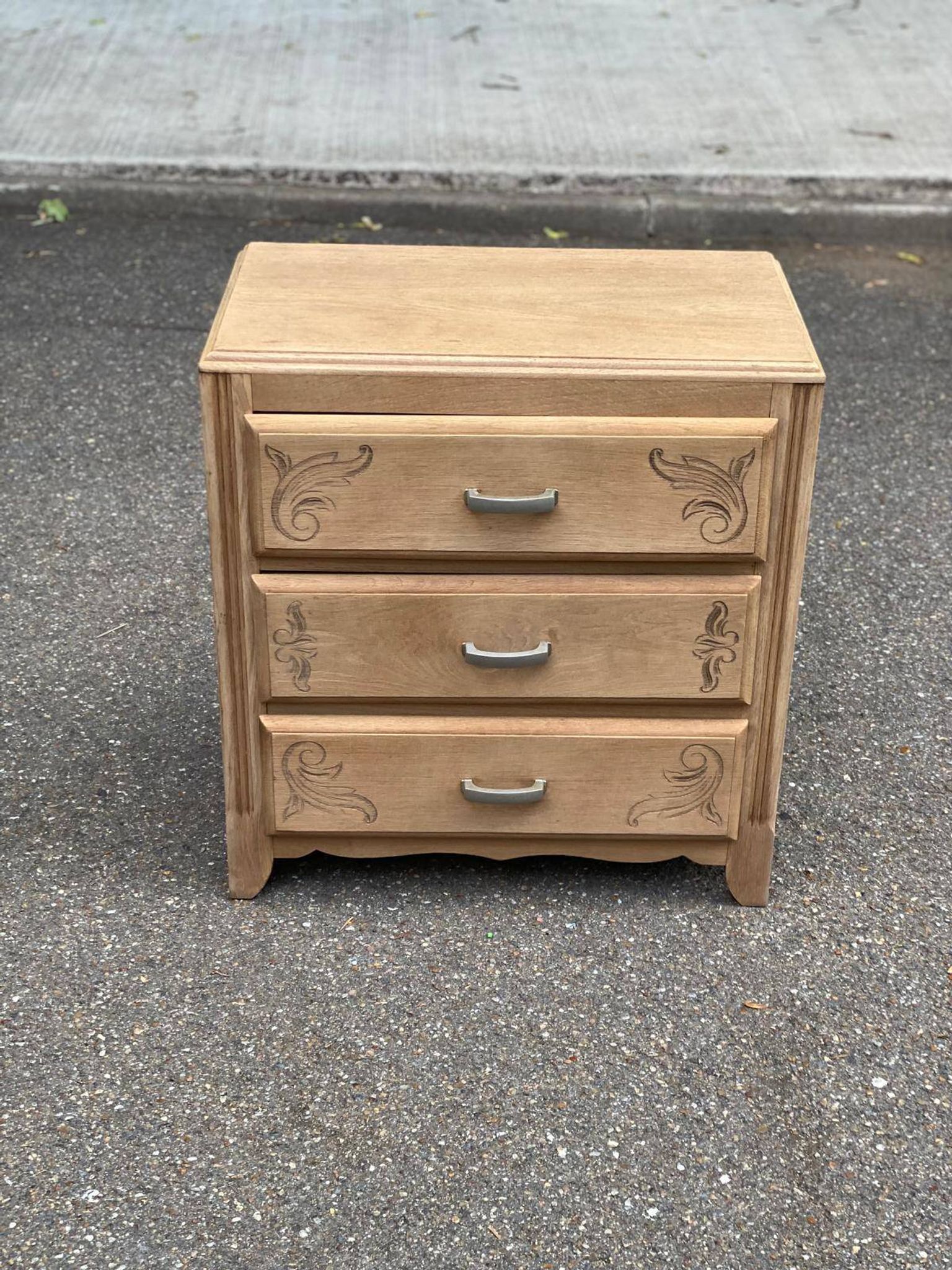 Small Art Deco chest of drawers renovated in raw oak 1950.
