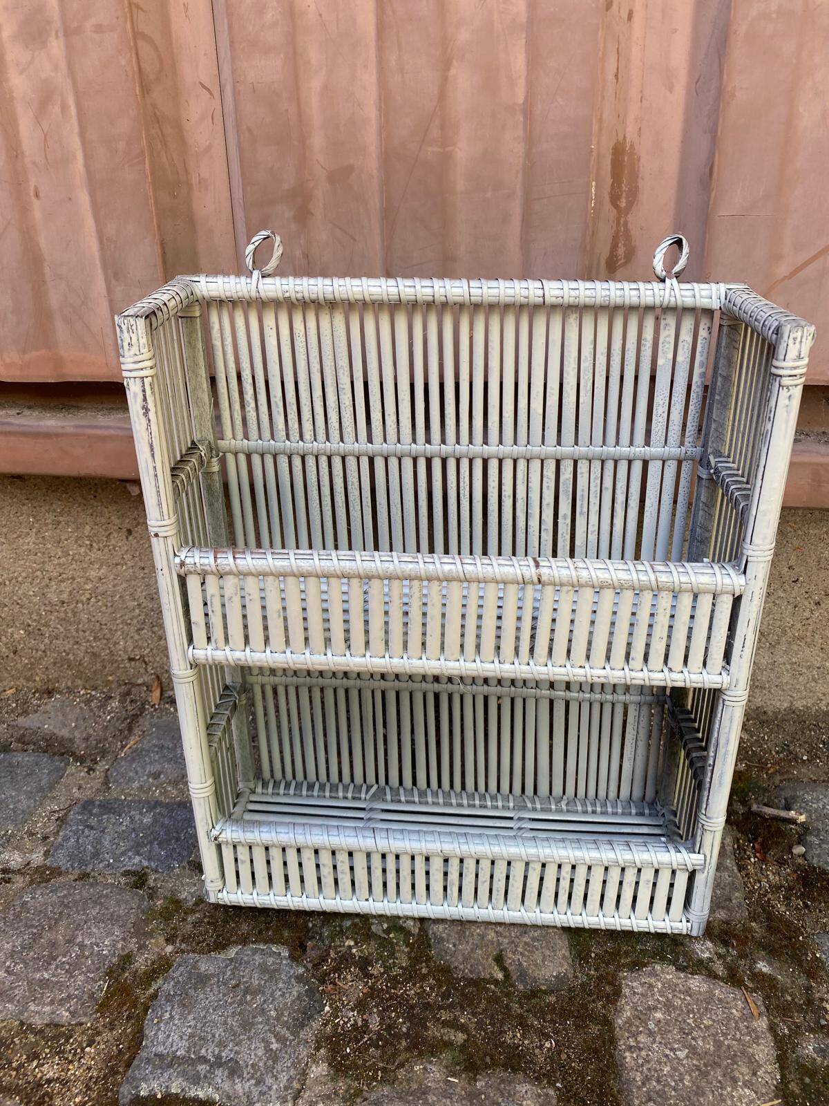 Set of 2 white rattan/wicker wall shelves – Vintage & shabby chic decor