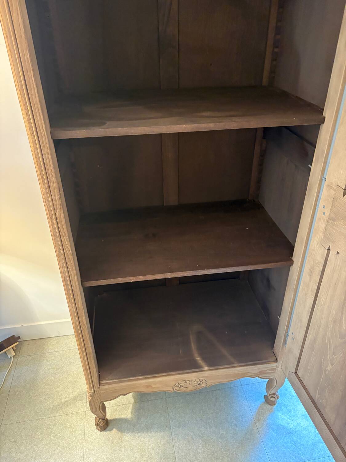 Oak bonnetière sandblasted