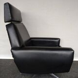 Fauteuil pivotant en skaï noir, années 1960