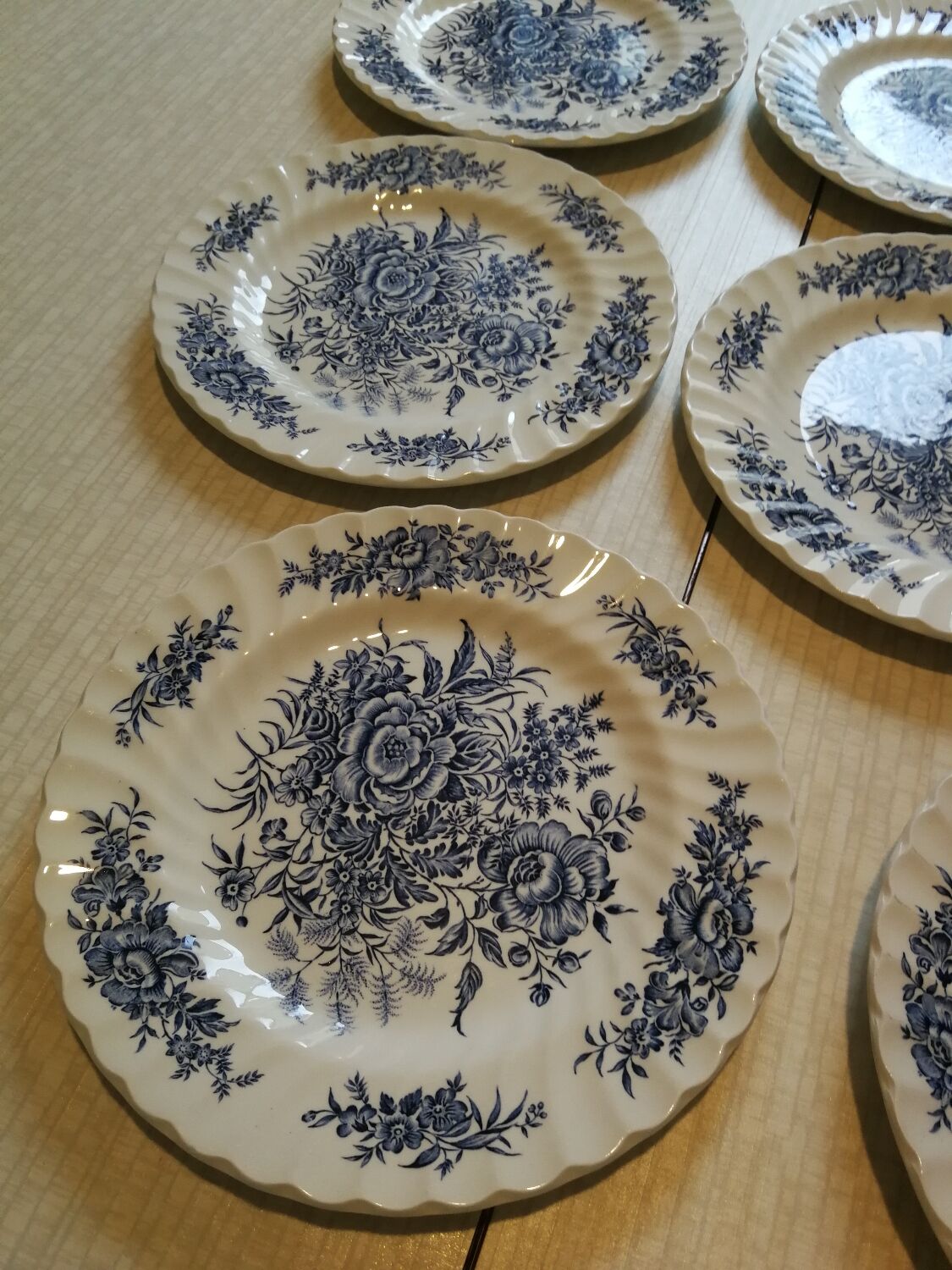 Set of 8 Beacon Hill Dessert Plates
