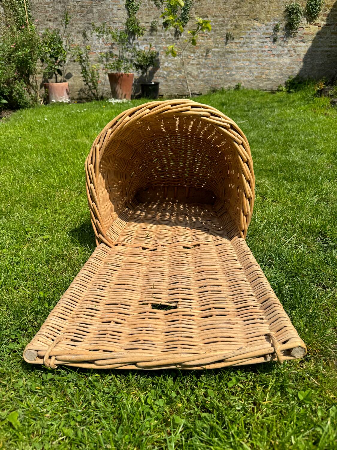 Hotte champenoise, panier en osier à suspendre