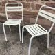 2 chaises Tolix T2 Xavier Pauchard French bistrot chairs Paris Terrasse jardin 50s