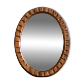 Miroir ovale vintage à relief cannelé couleur bois foncé style scandinave