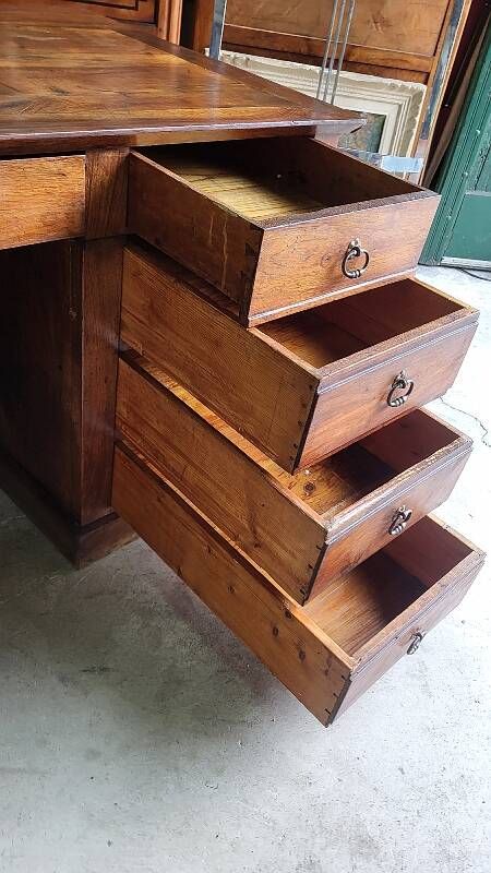 BUREAU A 9 TIROIRS EN NOYER 1900