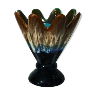 Vase signé