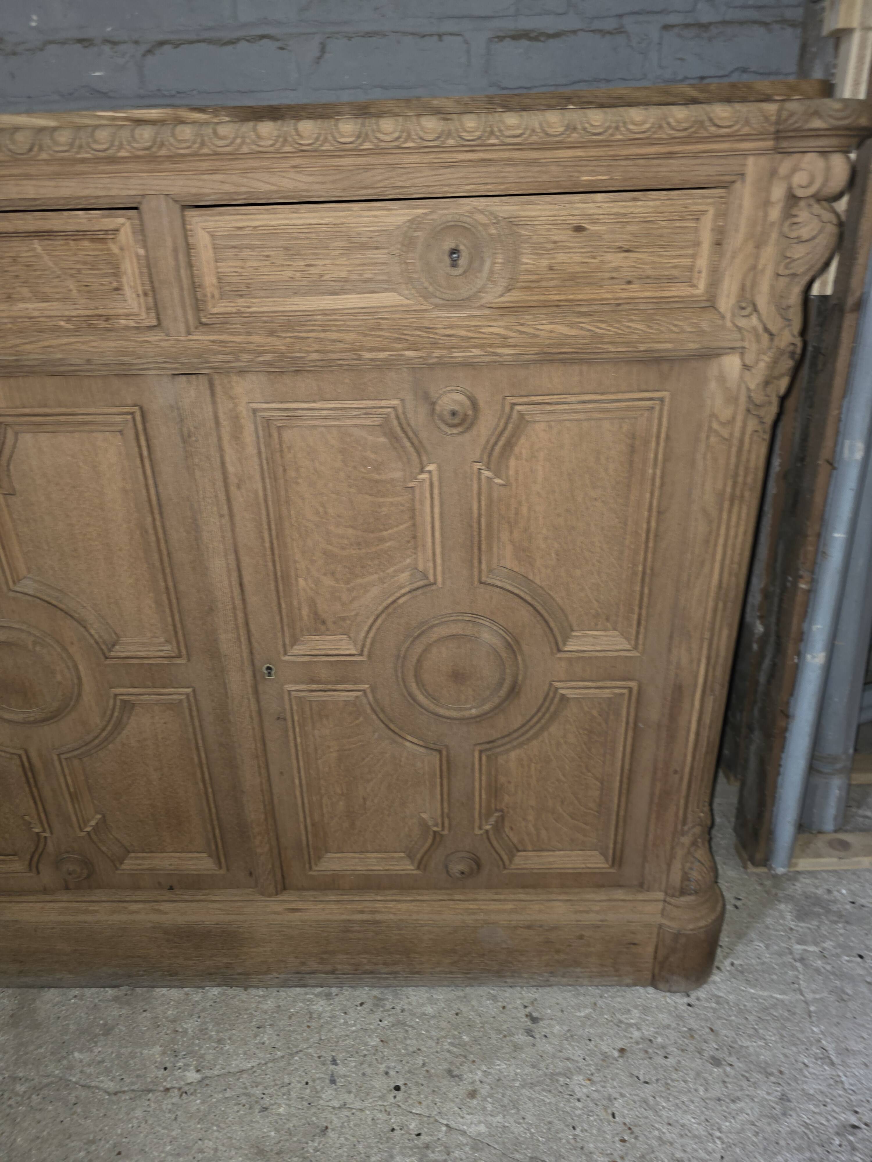 Buffet bas en chêne du XIXème