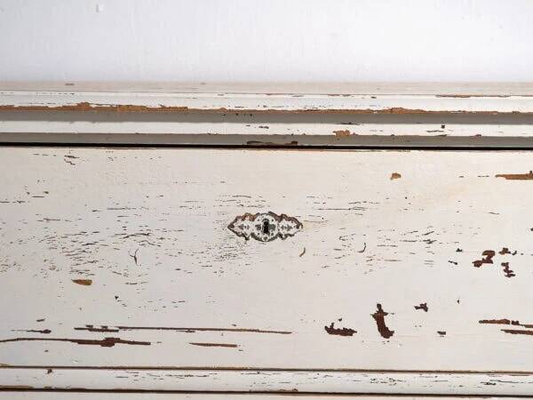 Antique white chest of drawers (c.1920)