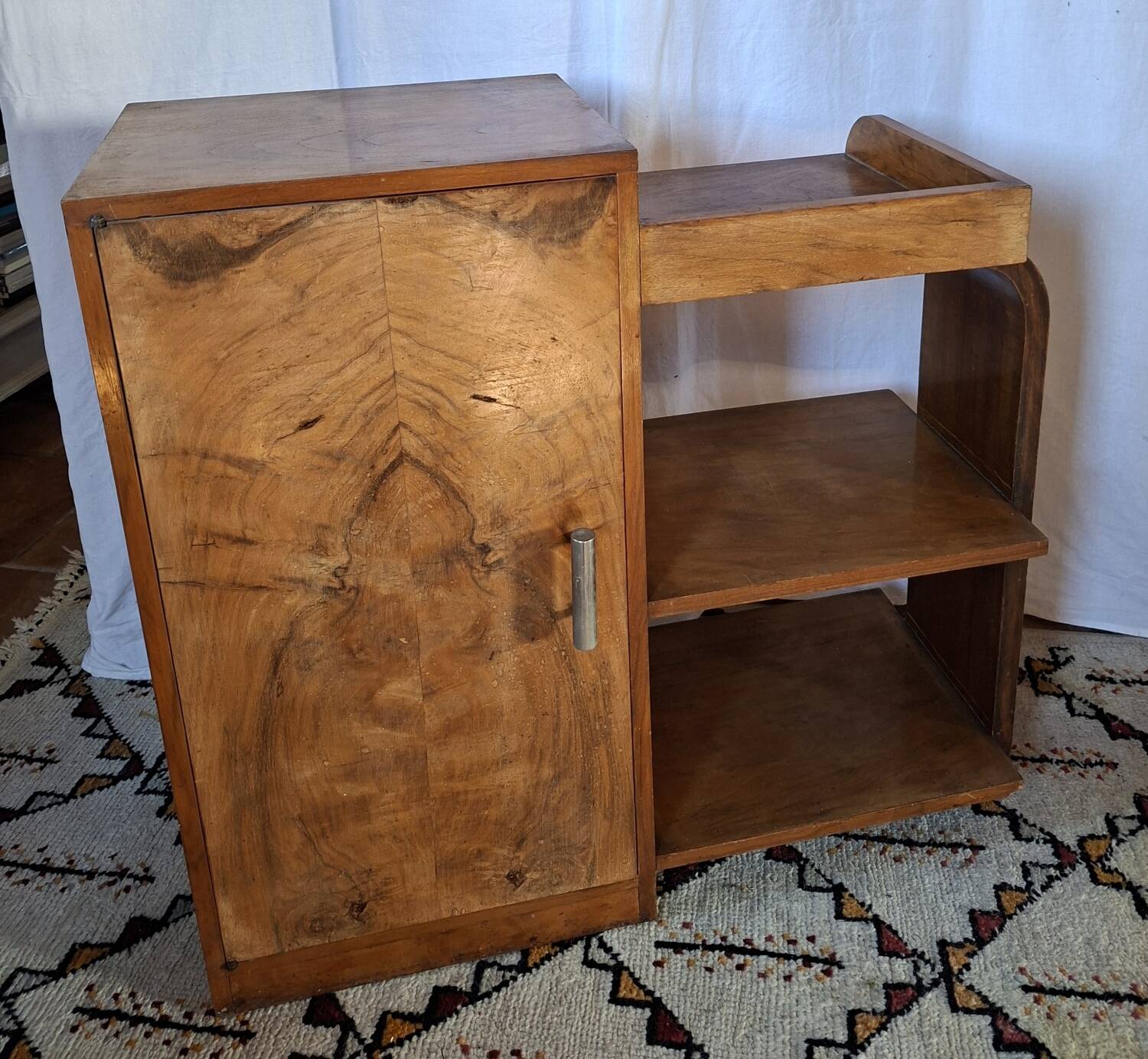 Petit meuble art déco asymétrique