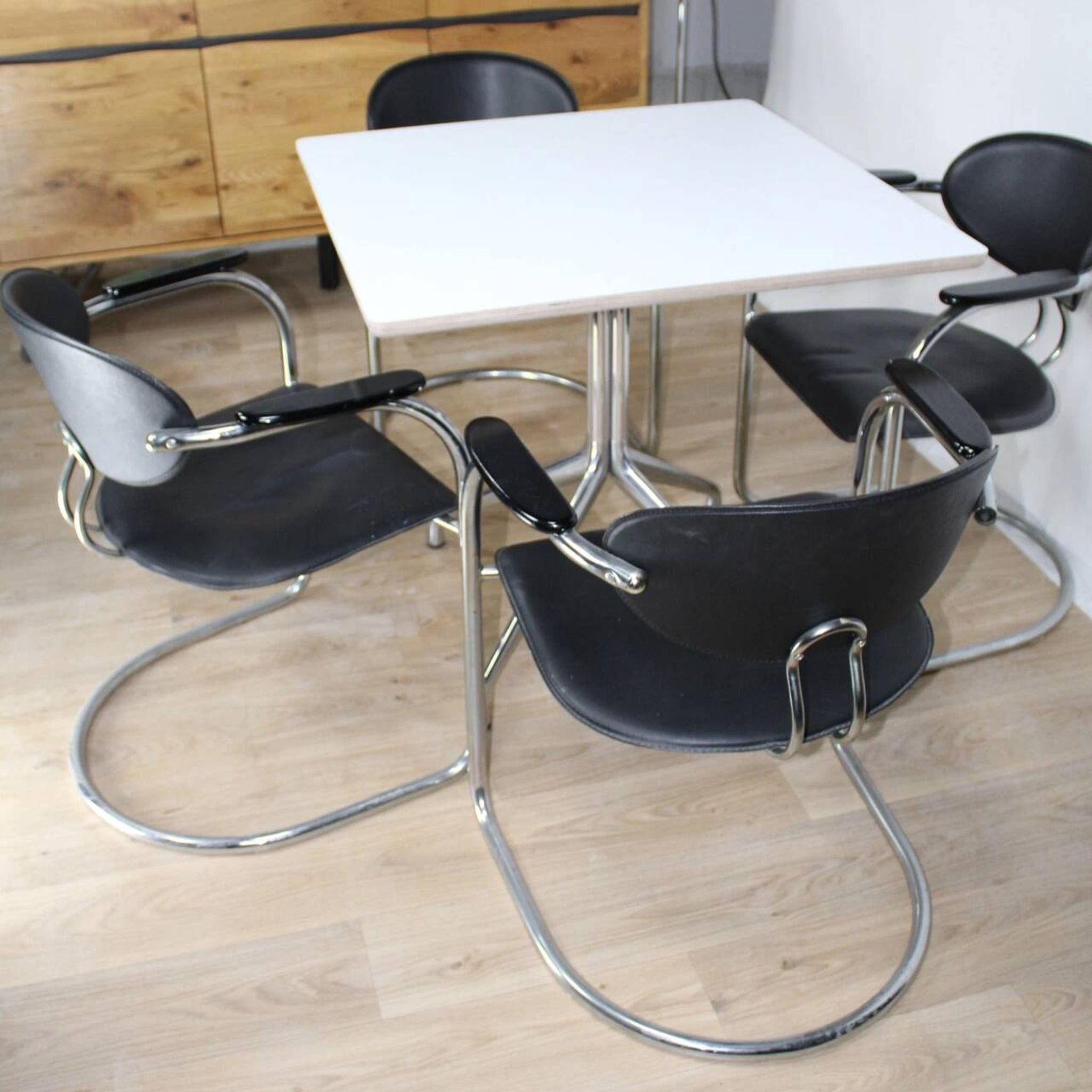 Table HAY About a Table AA15 blanc carré par Hee Welling