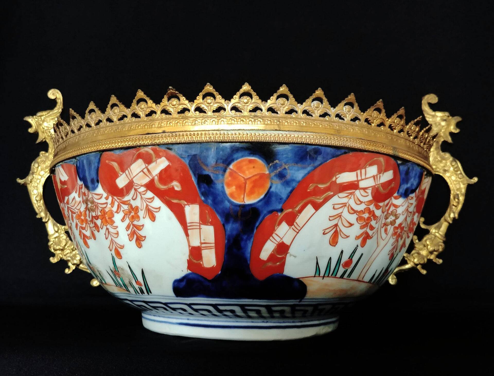 Coupe Imari monté en bronze doré, Japon fin XIXe siècle