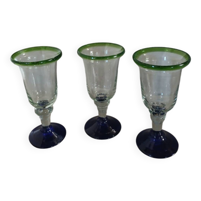 3 verres à pied en verre bulle et soufflé