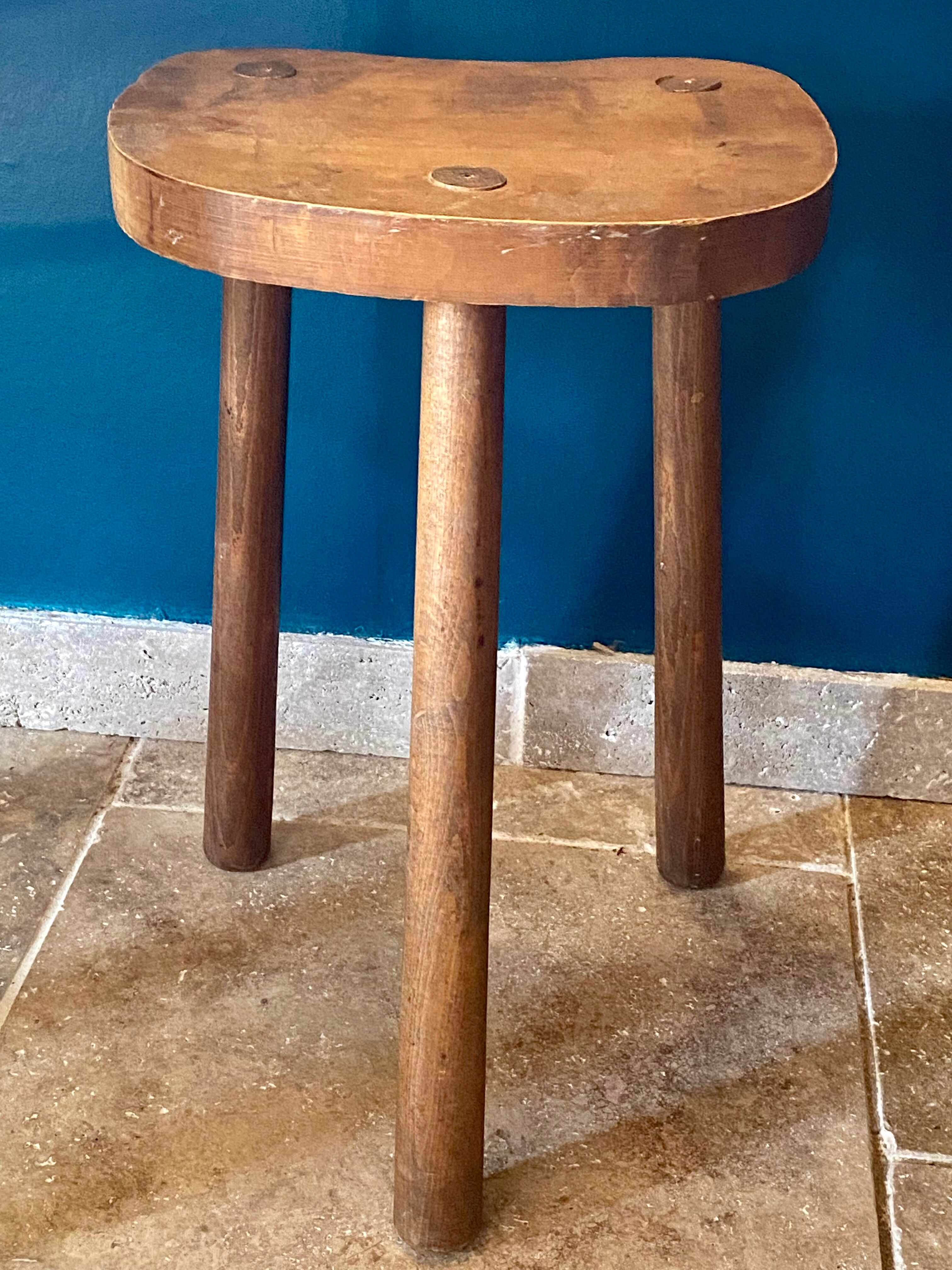 Ancien tabouret de traite tripode
