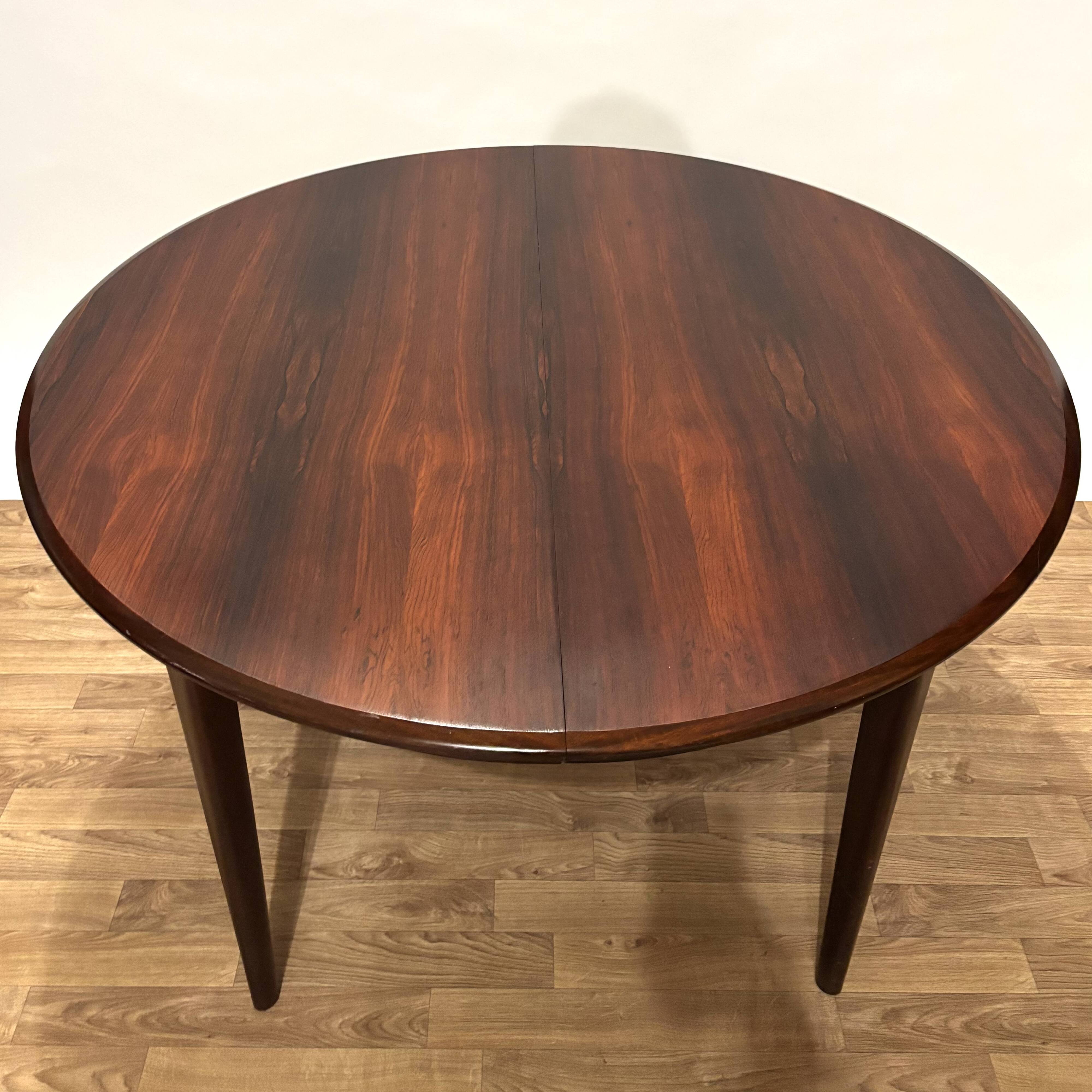 Danish extendable table in Rio rosewood