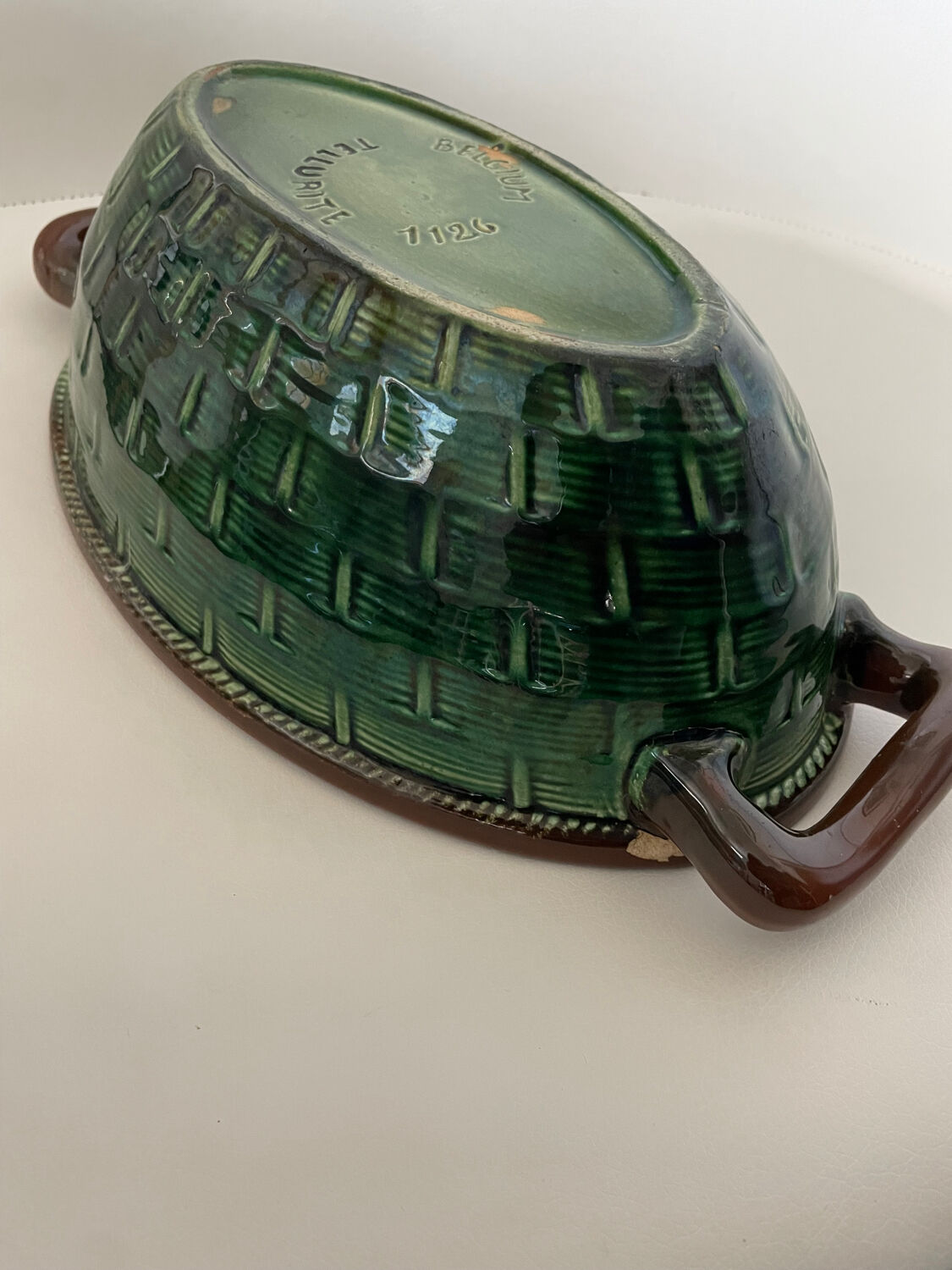 Soupière ou légumière en barbotine (numérotée) des années 50