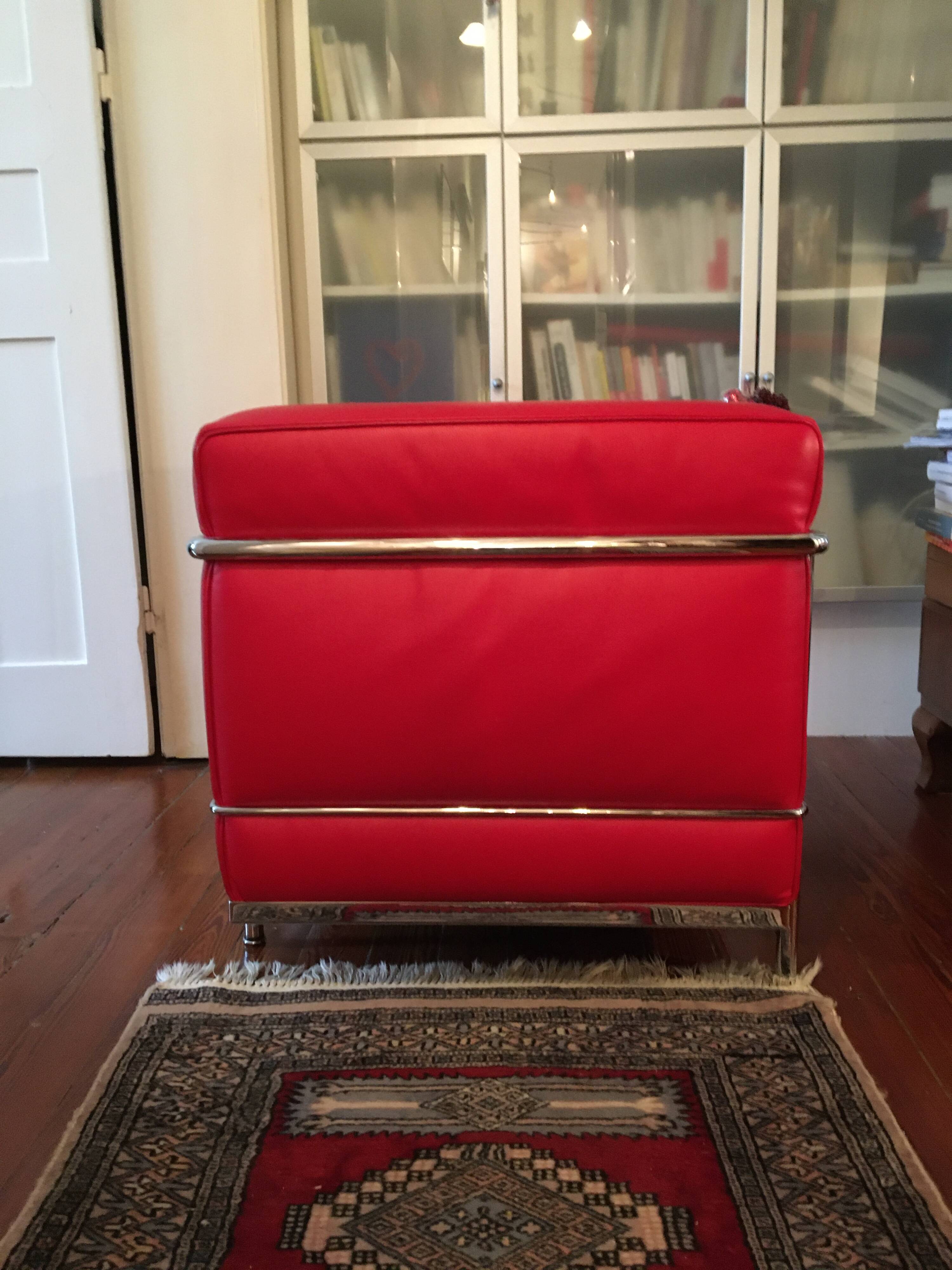 LC2 armchair Le Corbusier, Jeanneret, Perriand - Red leather - signed