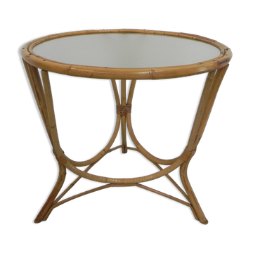Bamboo coffee table with round glass top