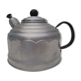 old aluminum kettle with a sufffloating system