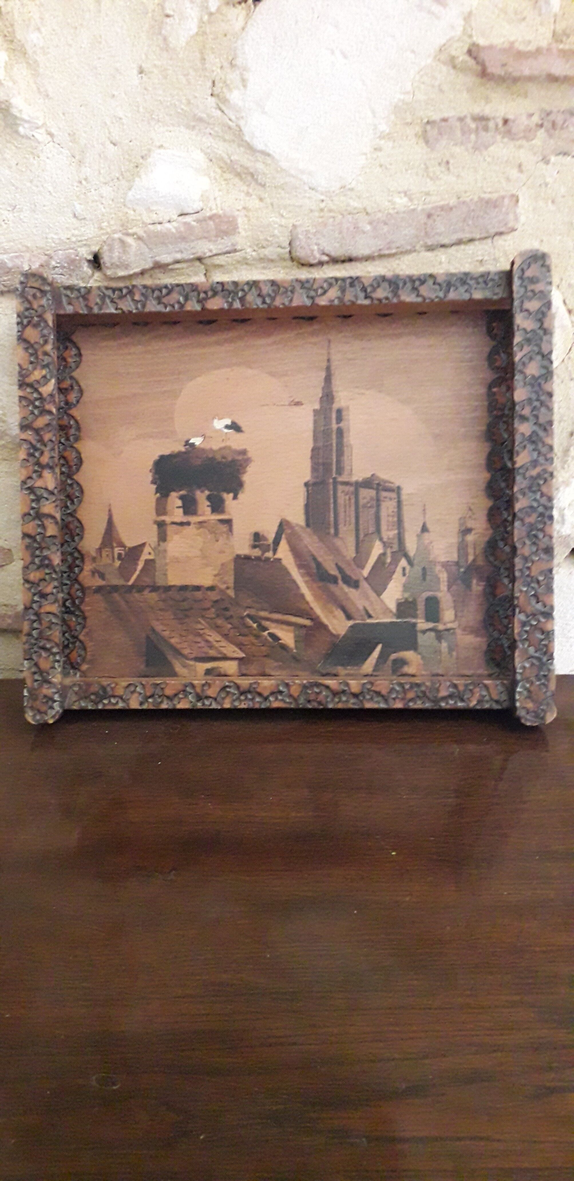 Old wooden top painted and pyroengraved after Boli