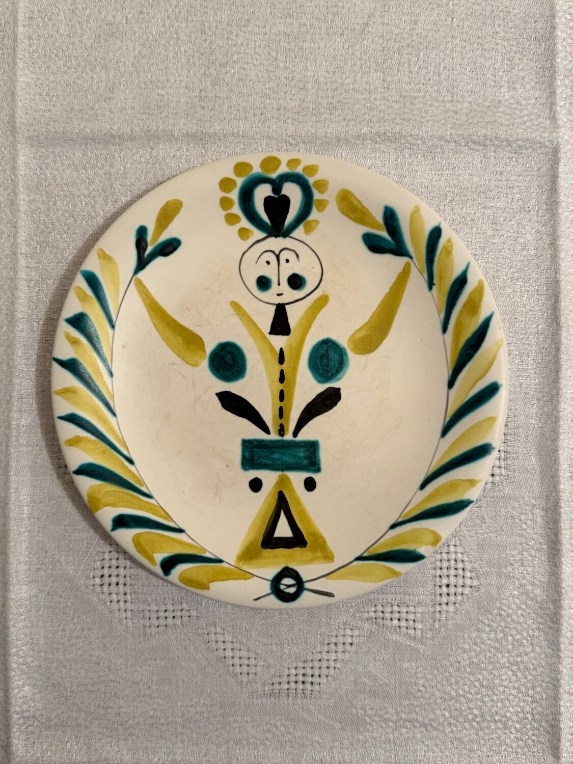 Plates and dish signed by Roger Capron, Vallauris.