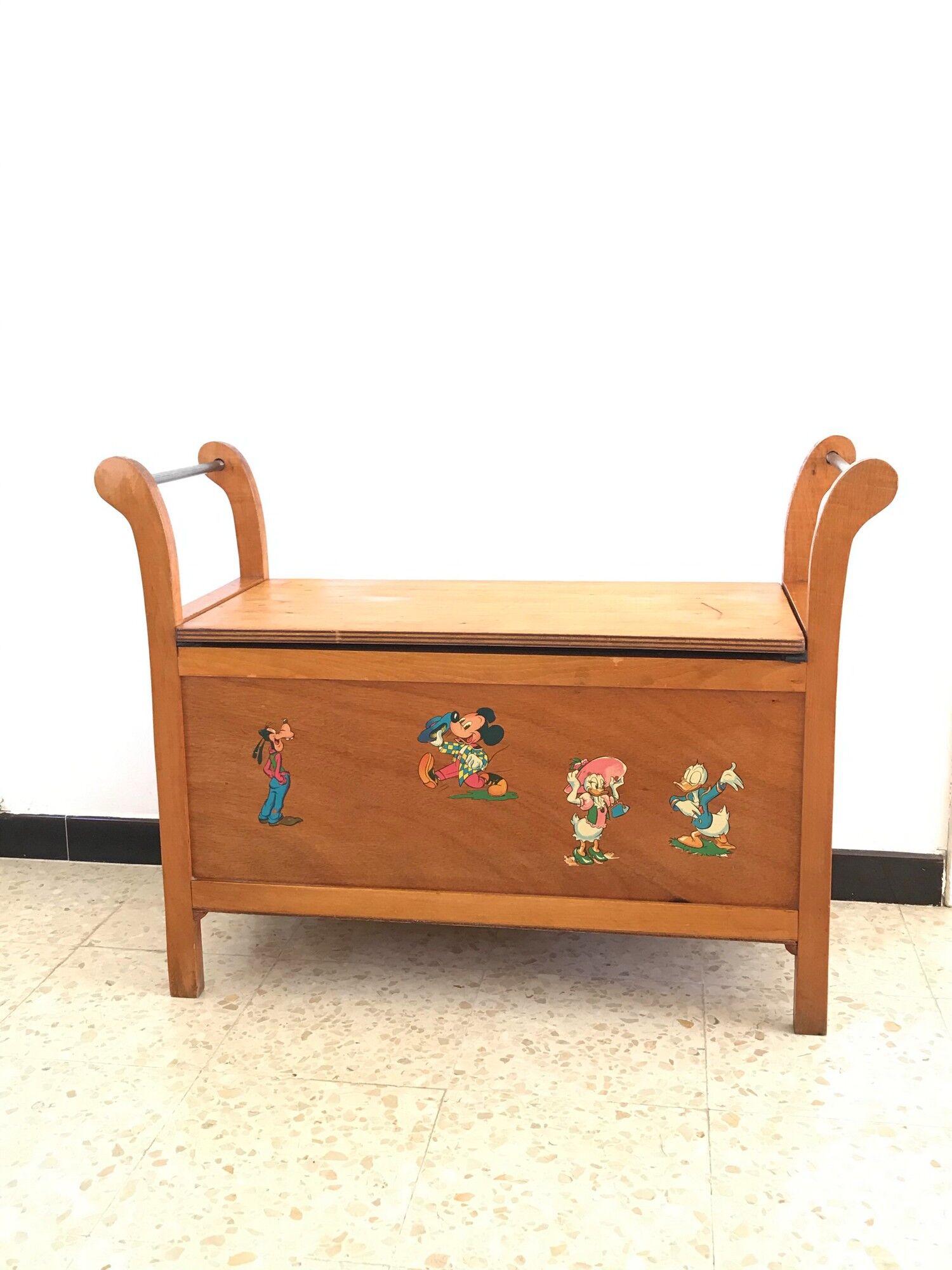 Vintage toy chest 60s
