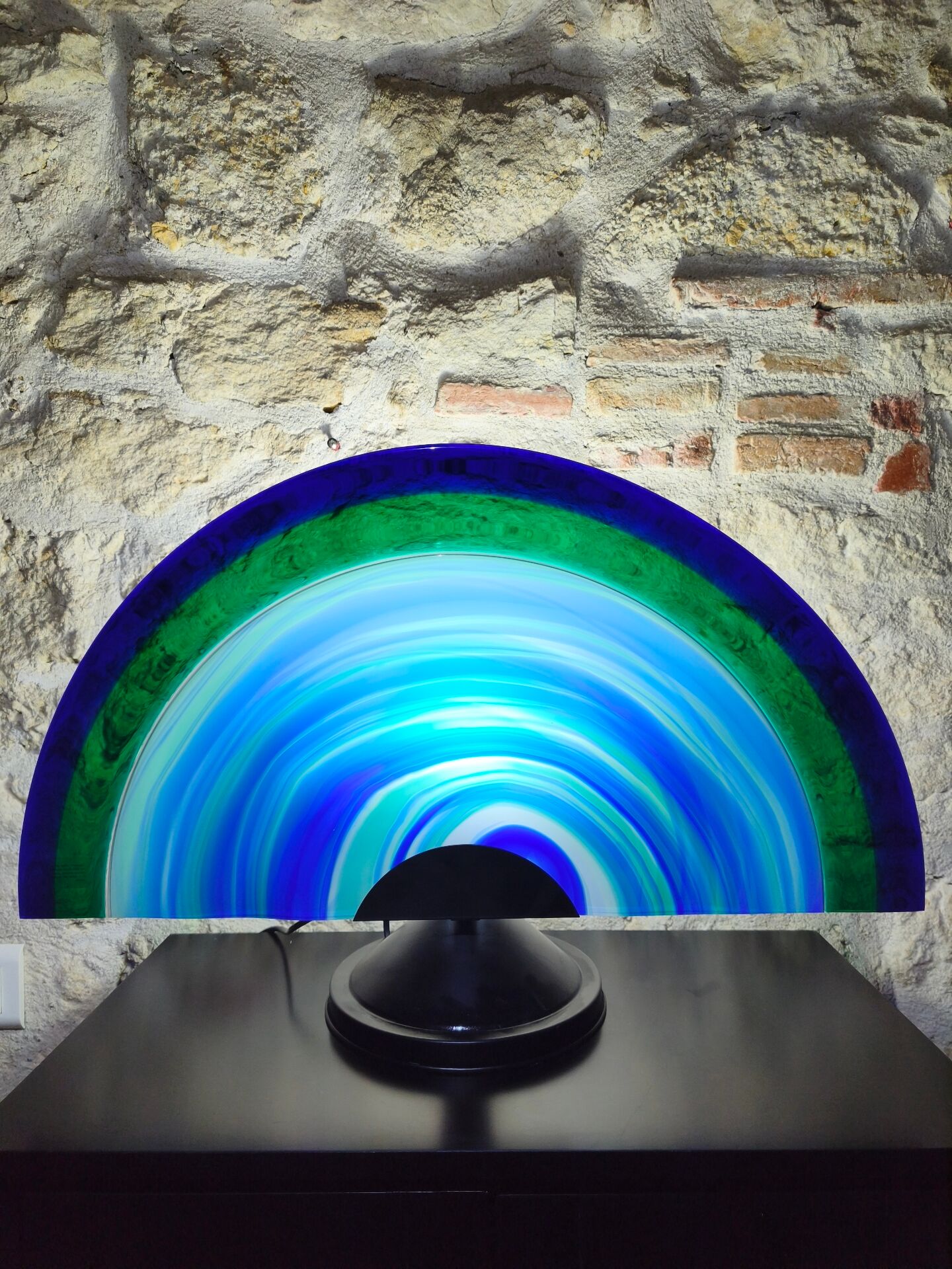 Magnificent table lamp / luminous sculpture in Italian art glass.