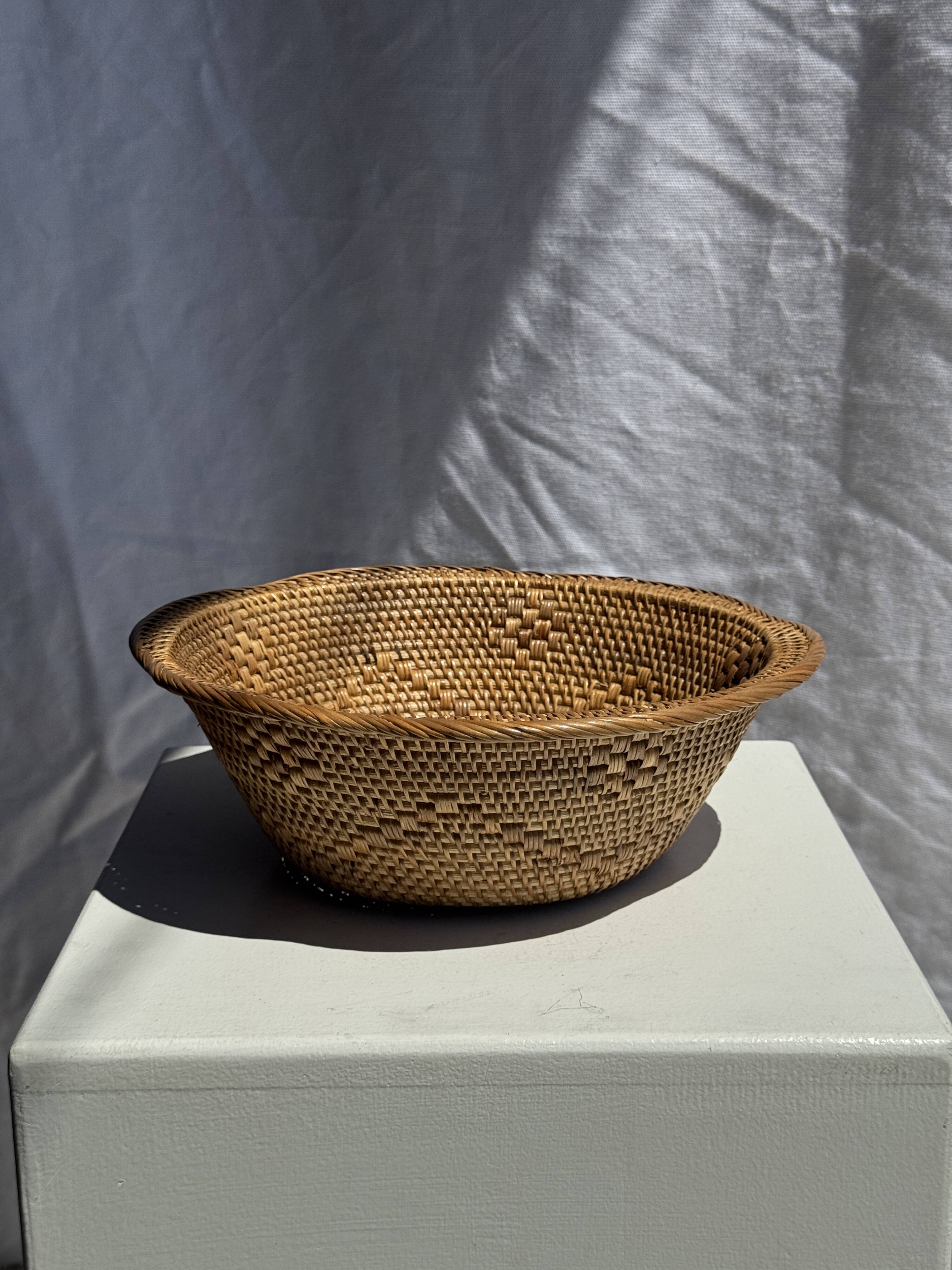 Handcrafted Indonesian rattan flower-shaped basket D26 H8