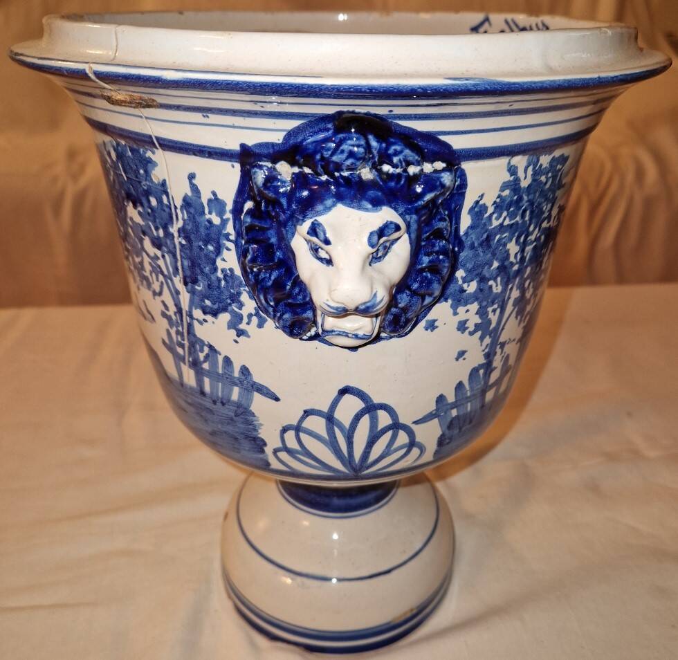 Cache pot intérieur faïence de nevers signé f. albus