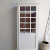 Vitrine parisienne une porte