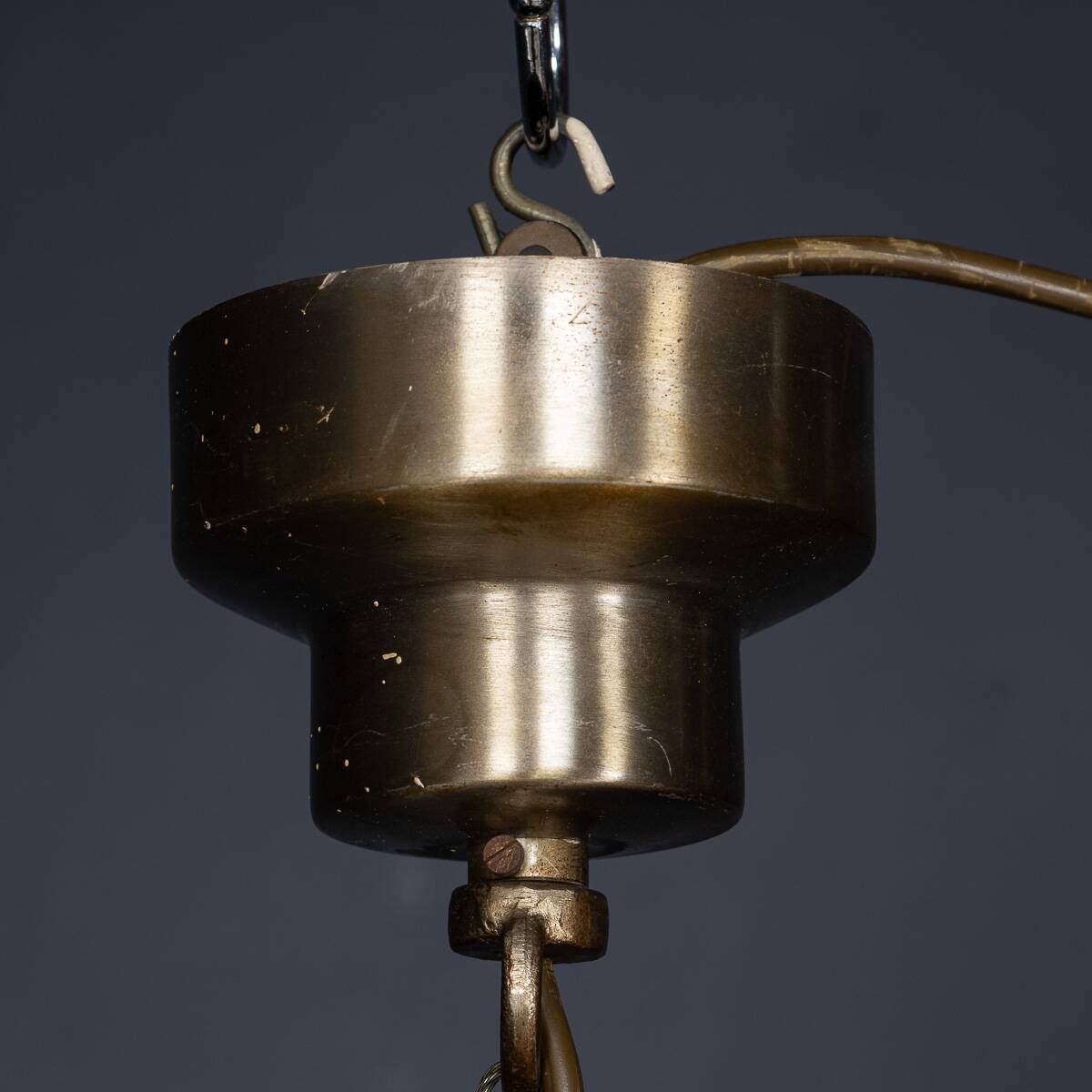 Paire de suspensions en opaline "Delta" italienne des années 1960 par Sergio Mazza.