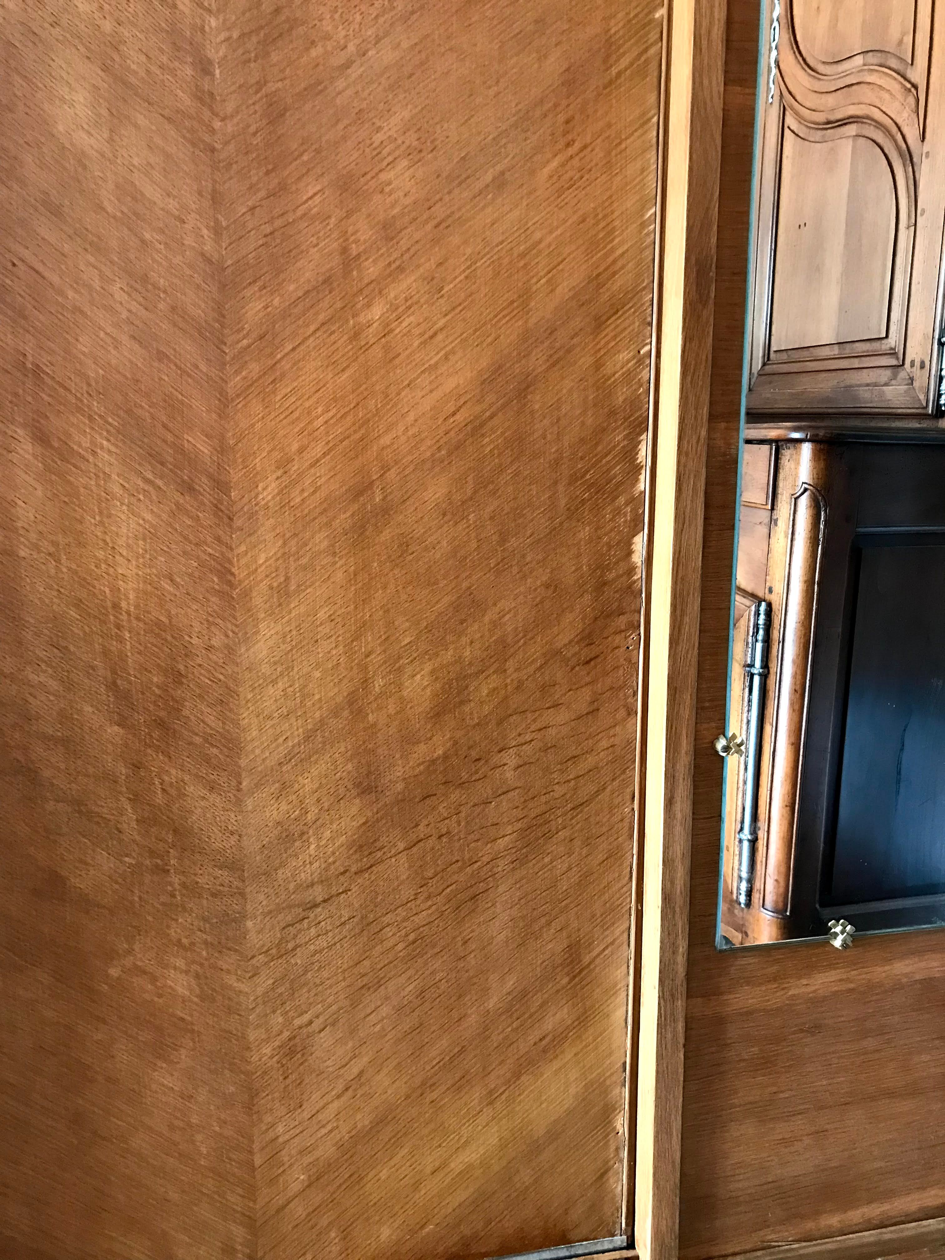 Wardrobe sewing door