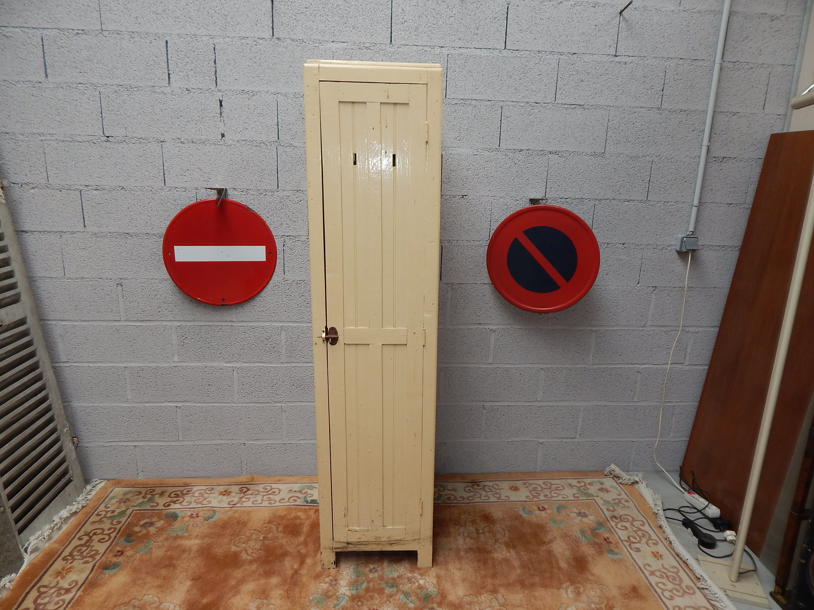 Old cloakroom in wood