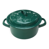 Enameled casserole dish