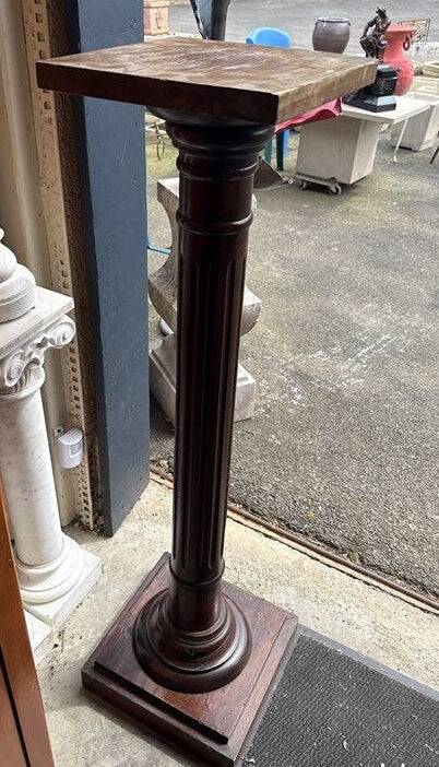 Side table – Wooden column – Furniture – Vintage fluted style
