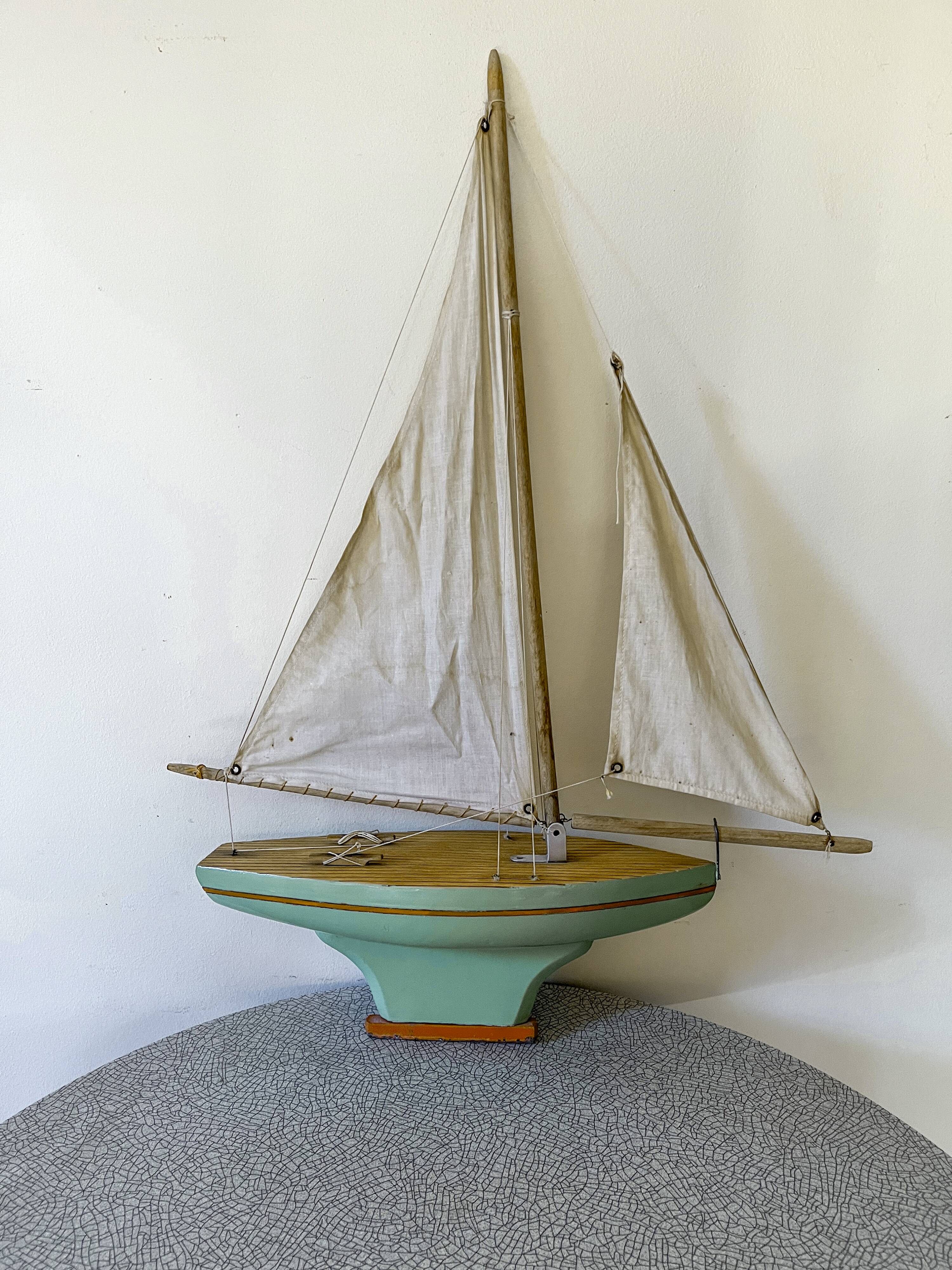 Tirot 401 wooden basin sailboat, old toy