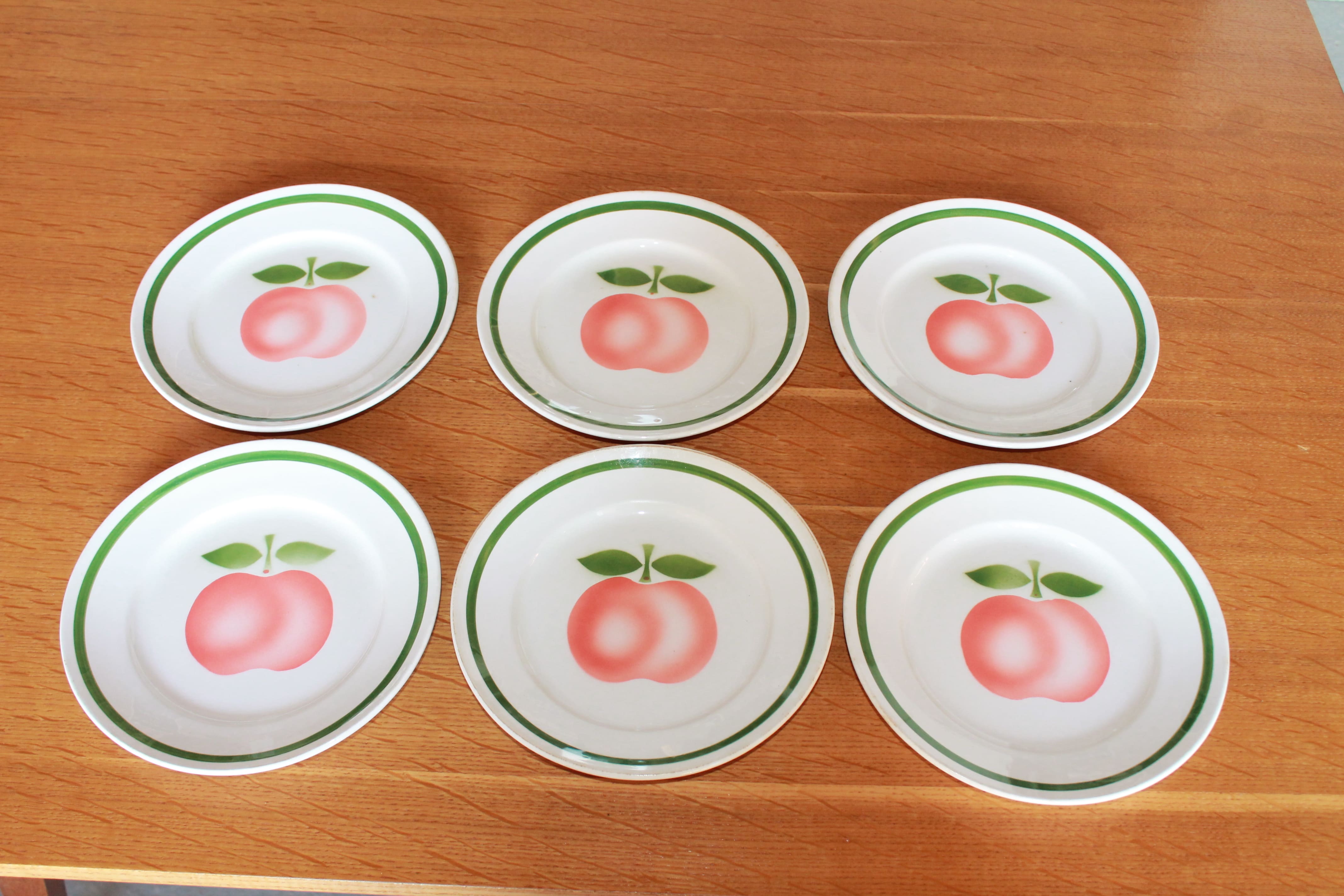 6 vintage apple plates