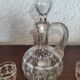 Service à liqueur en verre émaillé de blanc et de orange