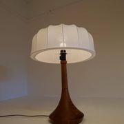 Lampe de table midcentury en teck massif Lisbeth Brams Danemark 1960s