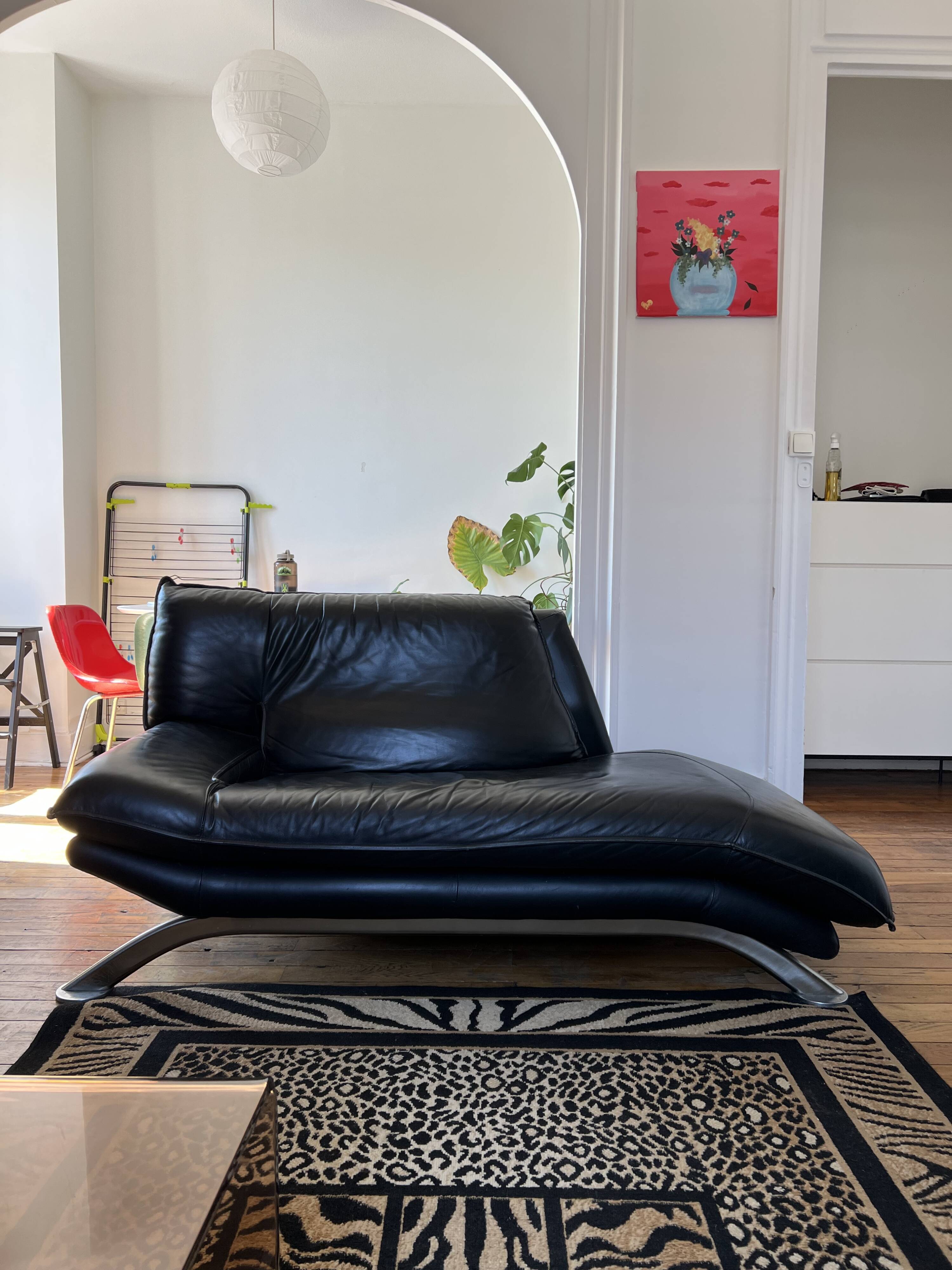 Sleeper/Daybed design in black leather Nicoletti Home
