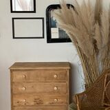Chest of drawers fir tree