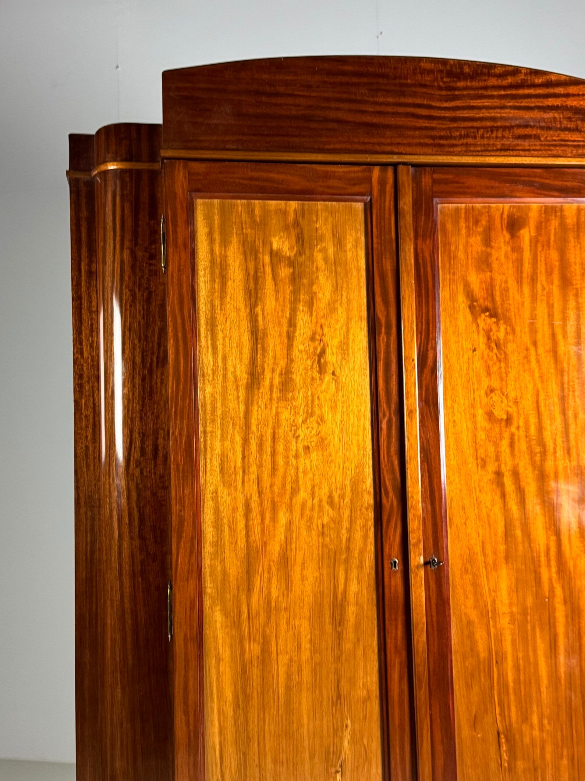 Armoire Art Déco avec miroirs