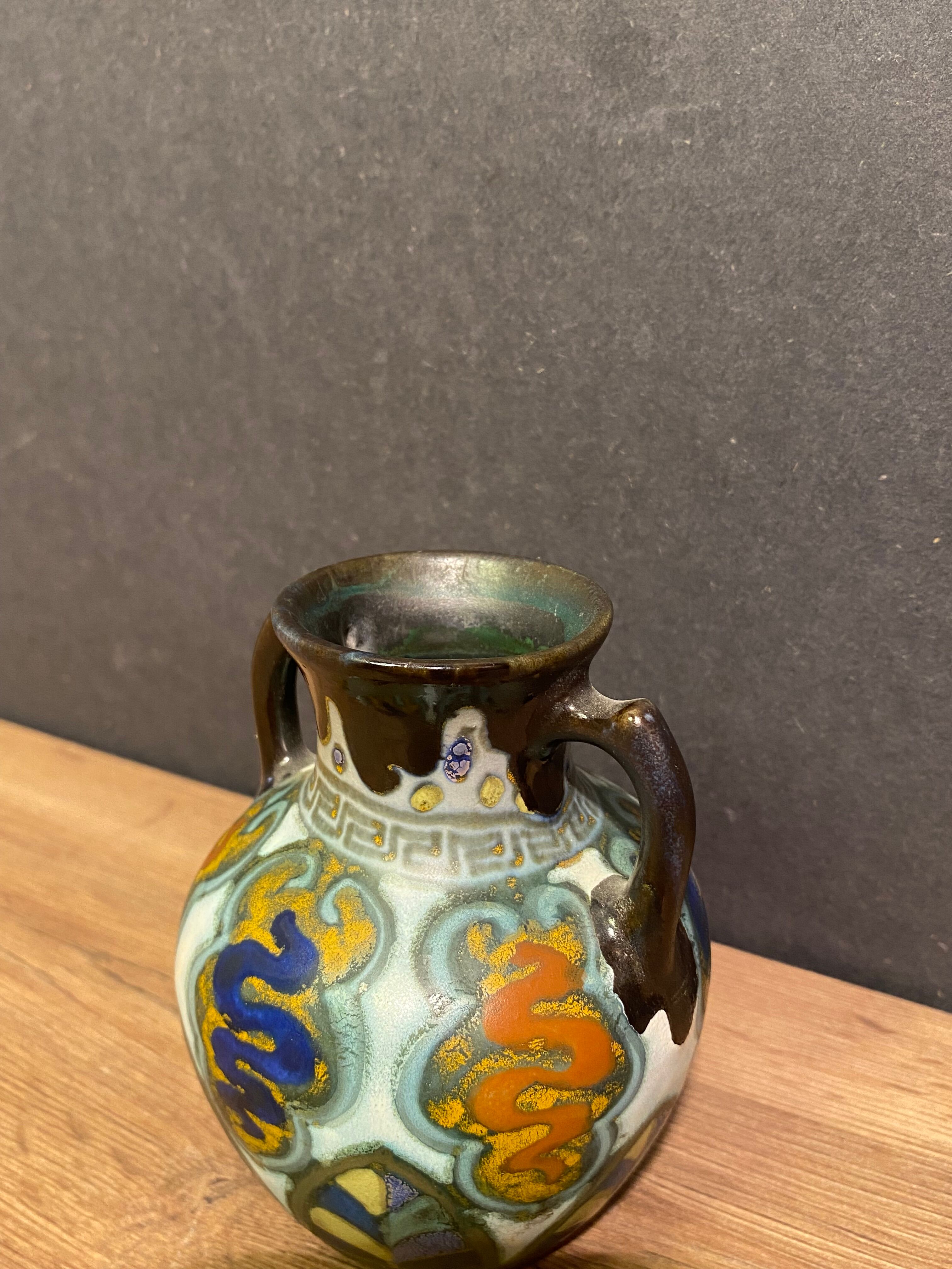 Gouda-type ceramic vase